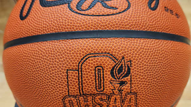 Basketball generic ohio Ryan Isley